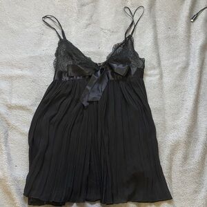 Elegant Black Lace Trim Chemise